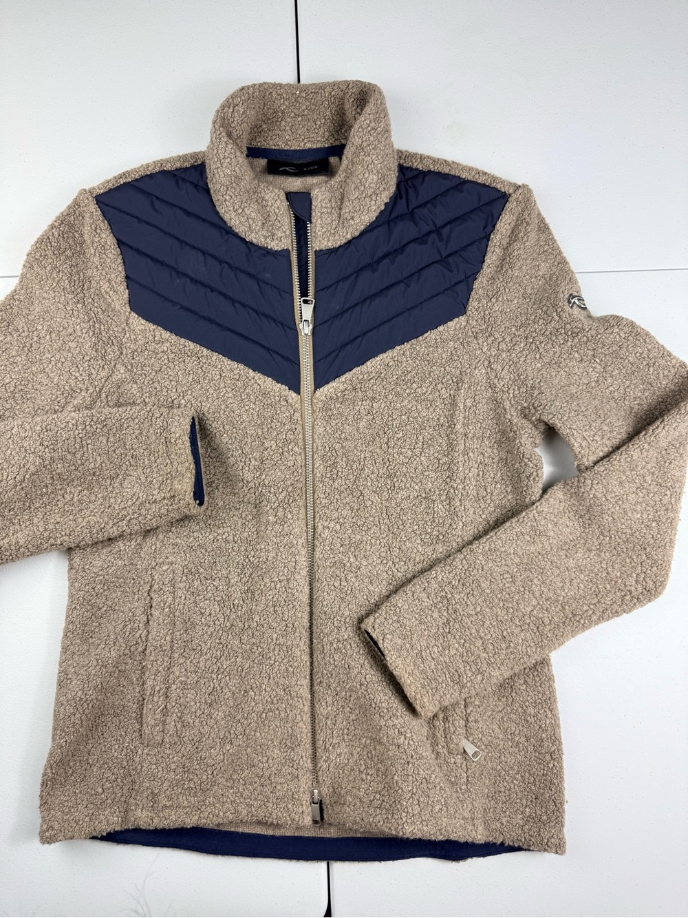 KJUS alpine Beige Sherpa Zip-Up Jacket with Navy Quilted Yoke